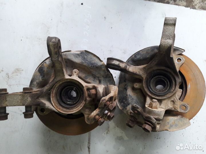 Кулак поворотный Тойота Королла Е90