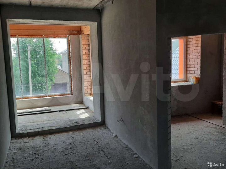 Коттедж 750 м² на участке 11 сот.