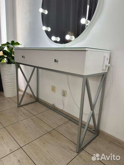 Туалетный столик