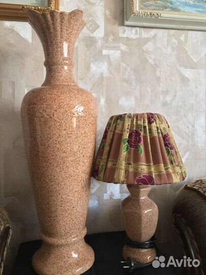 Ваза напольная и светильник с абажуром