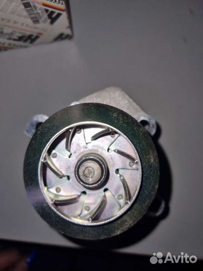 Volkswagen golf 5 водяная помпа новая P565 Hepu