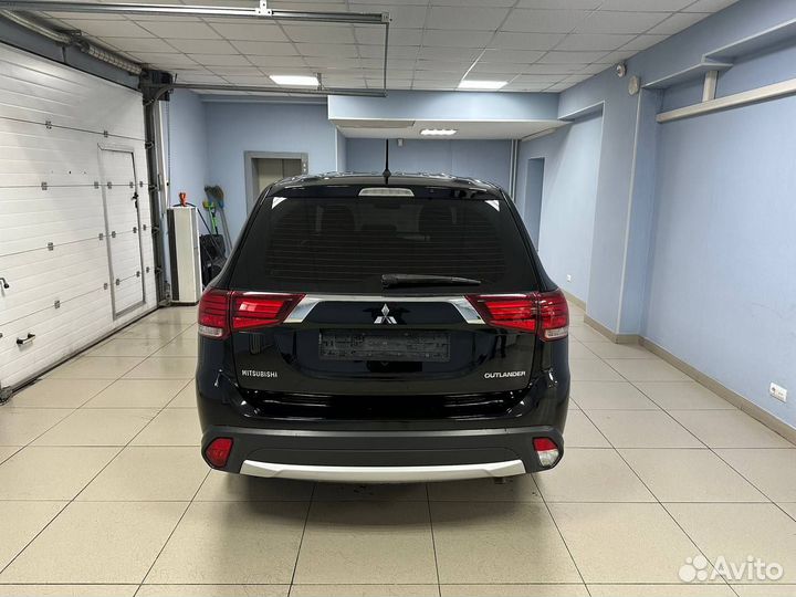 Mitsubishi Outlander 2.0 CVT, 2015, 140 169 км