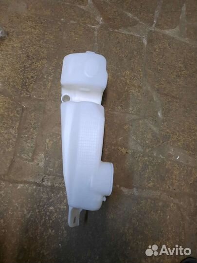 Бачок обывателя на nissan almera N16