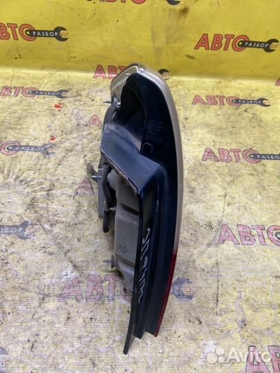 Стоп-сигнал задний правый Nissan Fuga Y50 VQ35DE