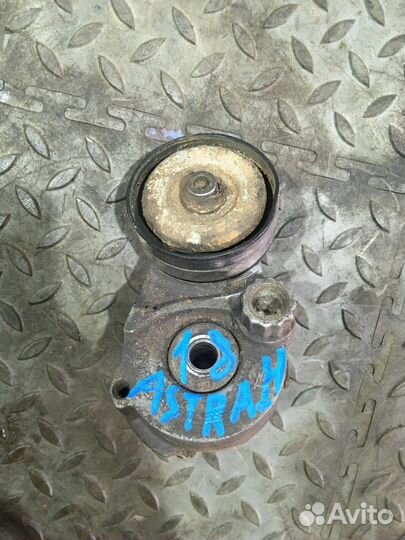 Натяжитель ремня