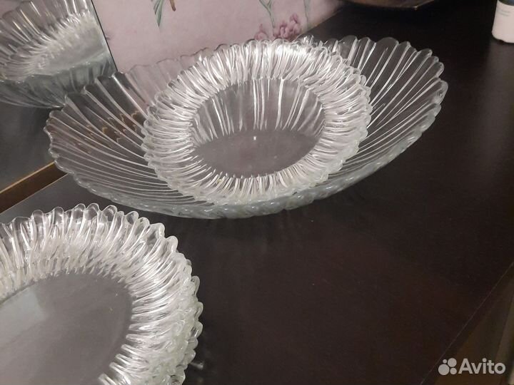 Блюдо и тарелки 6шт