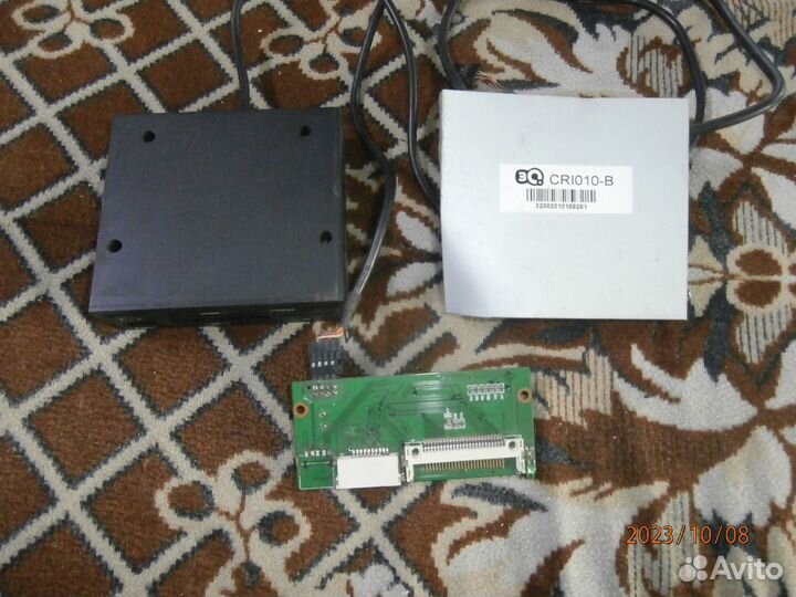 Три внутренних картридера