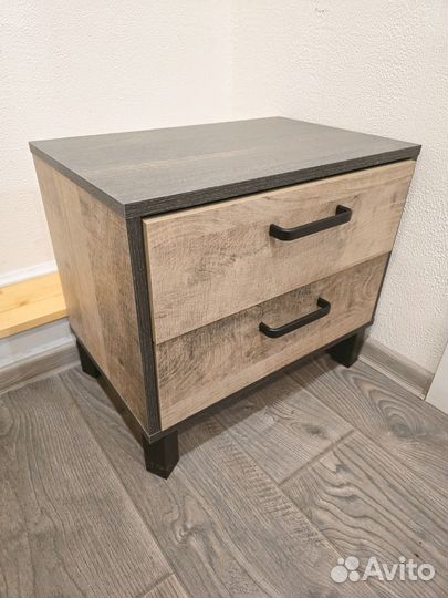 Два стола, две тумбы, два кресла