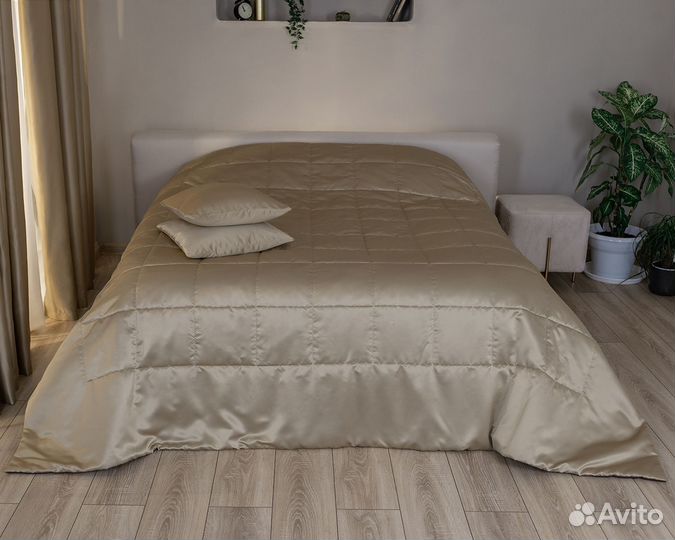 Покрывало адора английское золото на кровать