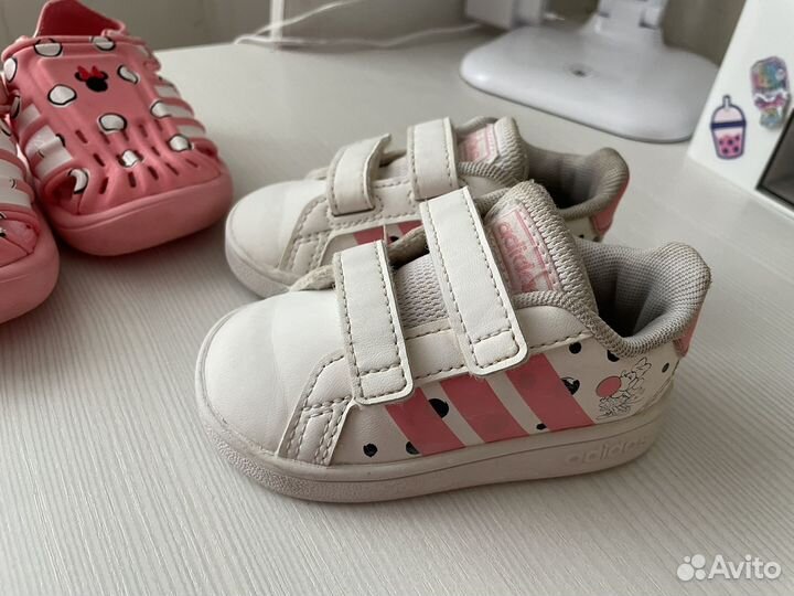 Продам кроссовки и сандали adidas