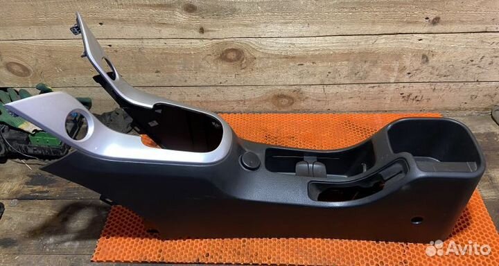 Консоль центральная Chevrolet Cruze