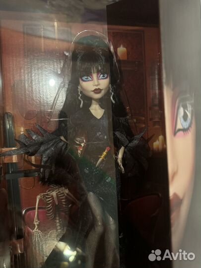 Monster high skullector Elvira
