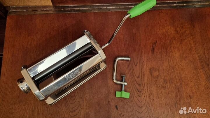 Профессиональная паста-машина Makin's