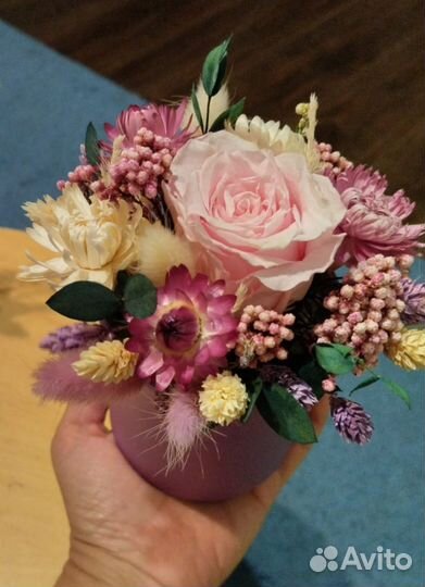 Букет из сухоцветов в кашпо