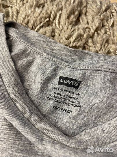 Футболка levis