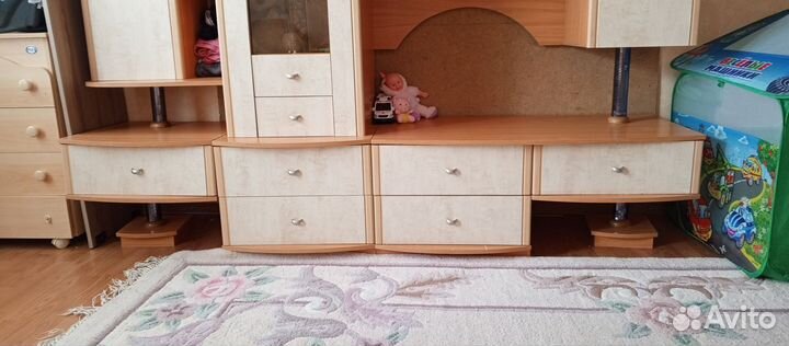 Стенка в гостинную под телевизор