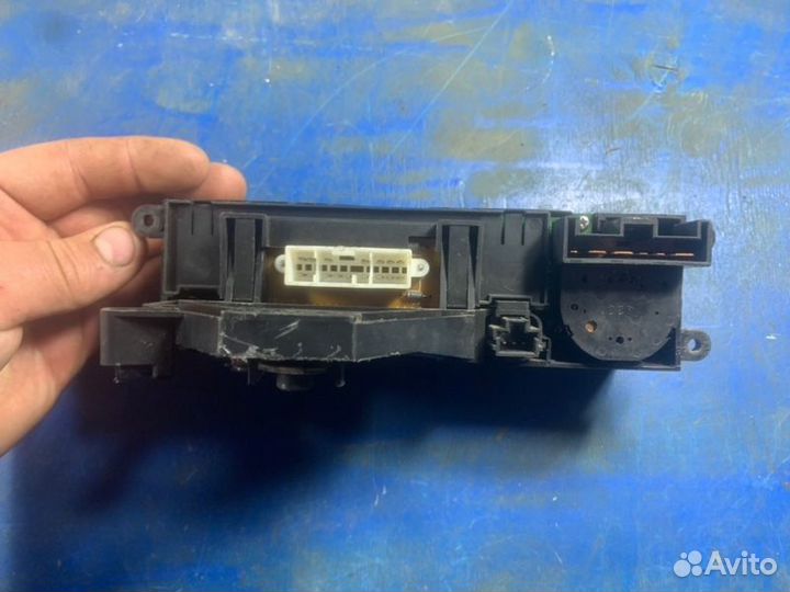 Блок управления климат-контролем Subaru Legacy BG5