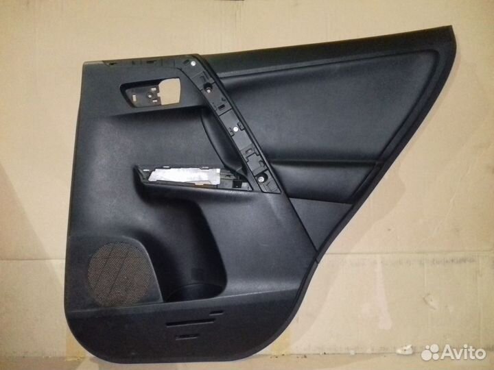 Обшивка двери Toyota RAV4