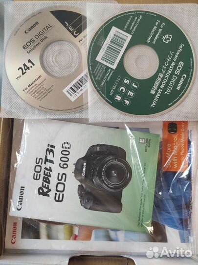 Зеркальный фотоаппарат Canon EOS 600D