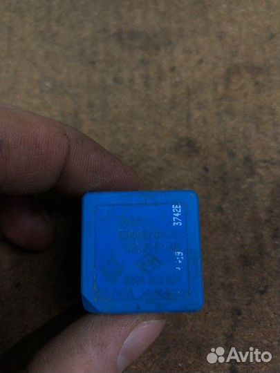 Реле Renault Logan Stepway K7MA812 UF98644 2019