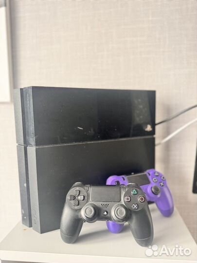 Sony PS4 2 геймпада 4 игры