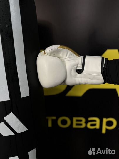 Боксёрские перчатки для единоборств Venum