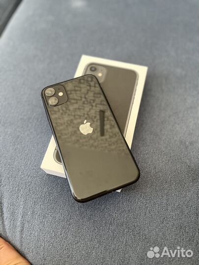 iPhone 11, 64 ГБ