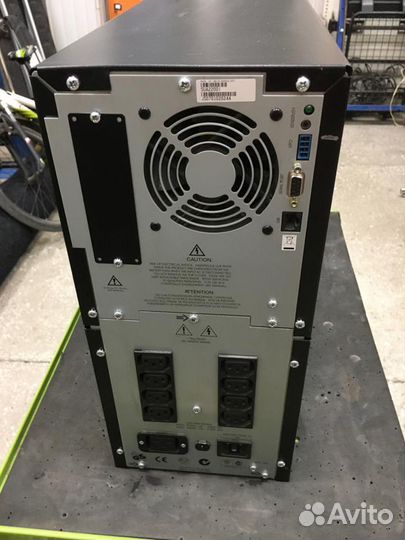 APC Smart UPS 2200 VA бесперебойник для сервера