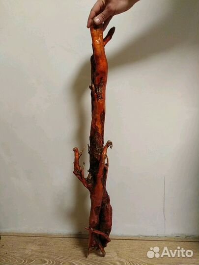 Украшение из дерева