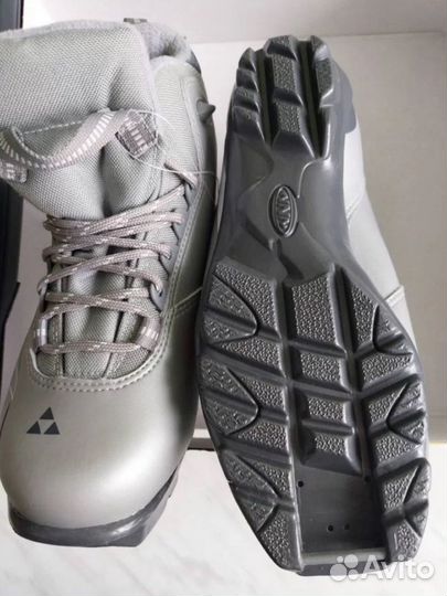 Лыжные ботинки fischer новые серые 38