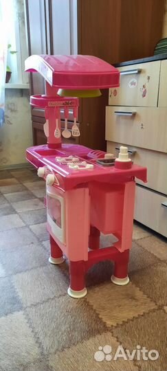 Детские игрушки кухня