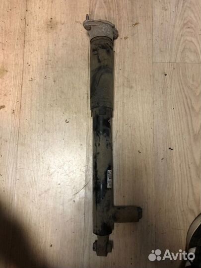 Амортизатор задний левый Mercedes E-Class W212