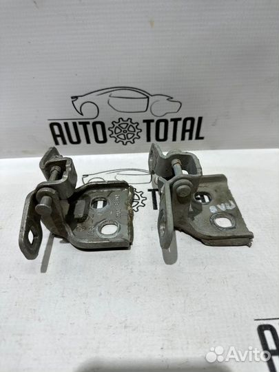 Петли двери передние левые Renault Logan K7J710