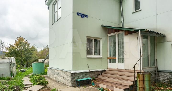 Дом 243 м² на участке 15,4 сот.