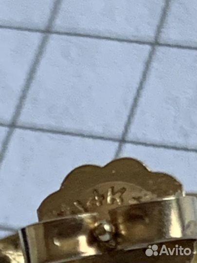 Золотые серьги с ониксом