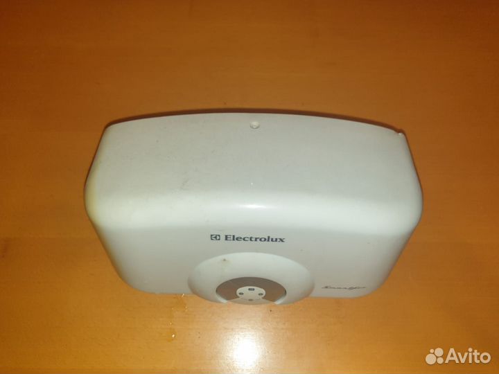 Водонагреватель проточный electrolux