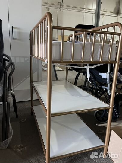 Пеленальный столик