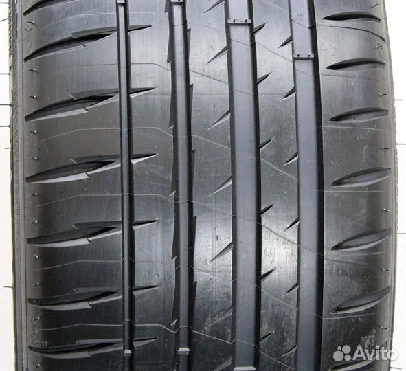 Michelin Pilot Sport 4 245/45 R17 99Y