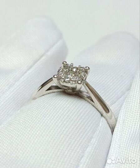 Золотое кольцо с камнем 16р