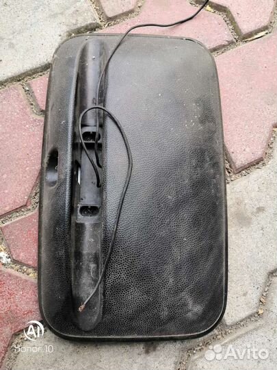 Боковое зеркало