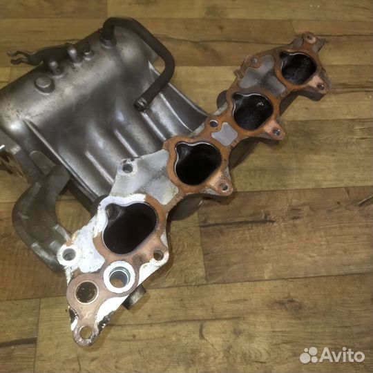 Впускной коллектор Honda CR-V 1