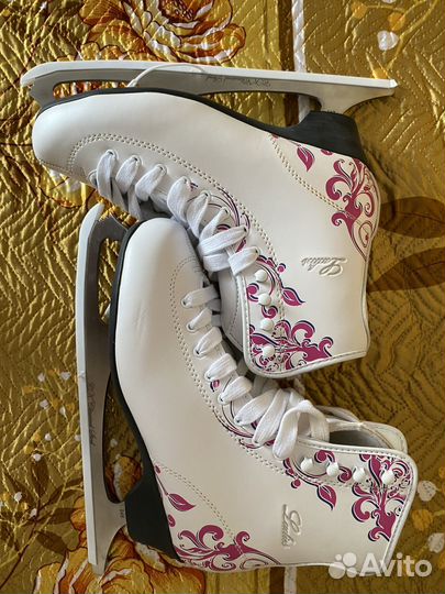 Коньки фигурные женские 40 размер