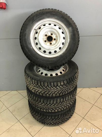 R16 Nokian Tyres Nordman 4 215/65, PCD 5x114.3 DIA 10