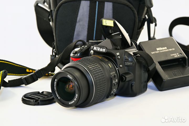 Nikon D3100 14.2MP цифрозеркалка Kit AF-S VR 18-55