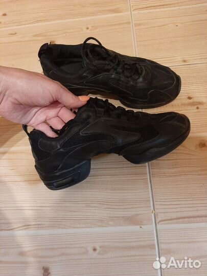 Танцевальные кроссовки