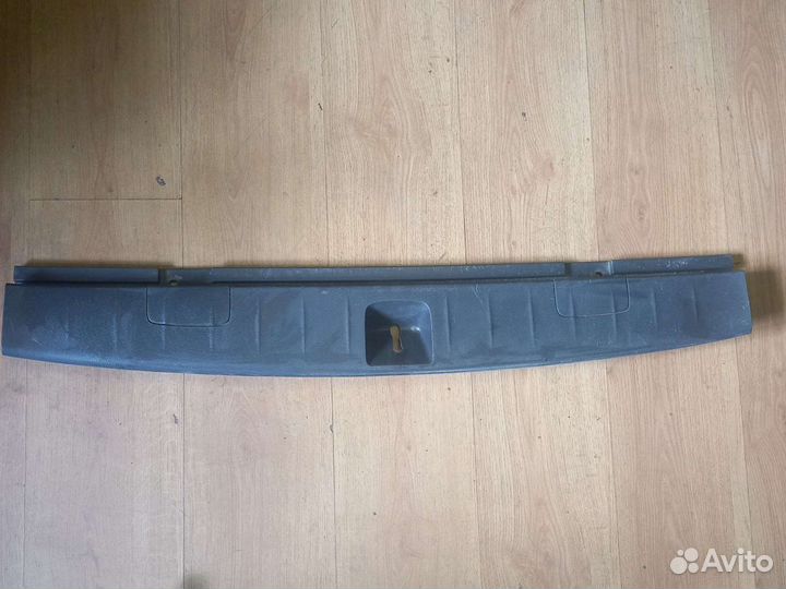 Накладка в багажник на Субару Трибека В 9