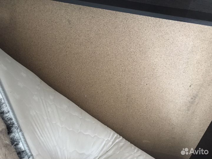 Кровать двухспальная с матрасом 160 200