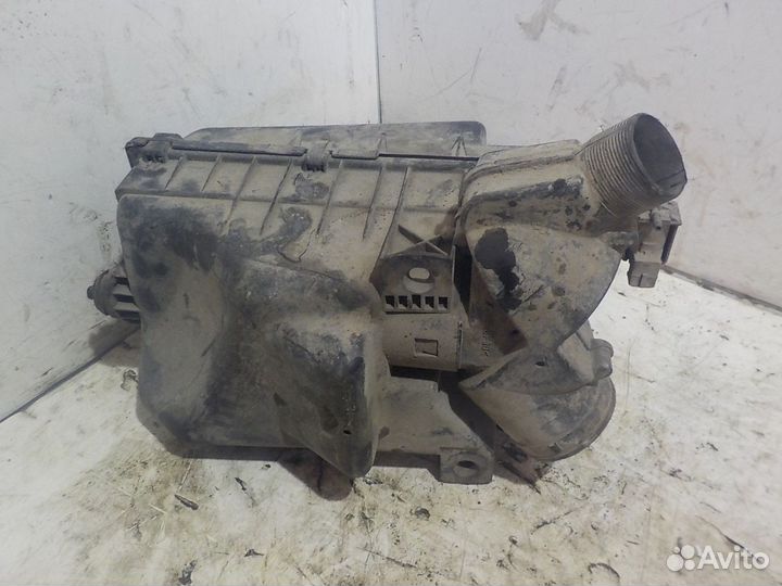 Корпус воздушного фильтра volvo 850