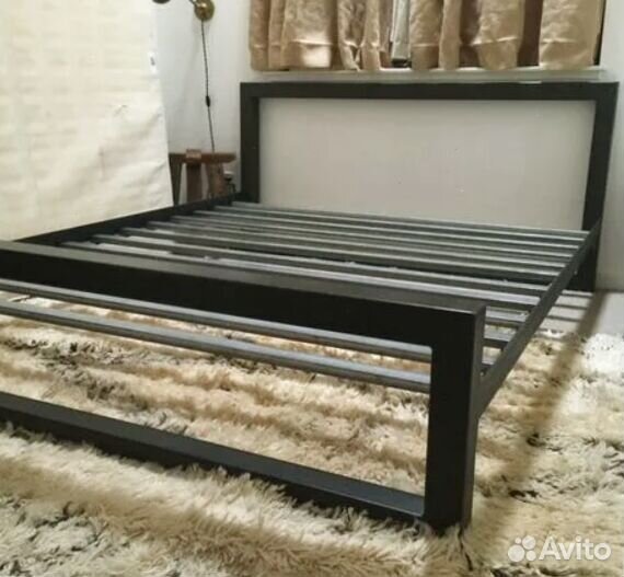 Кровать в стиле loft