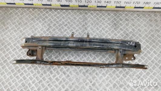 Усилитель бампера передний (кронштейн) volkswagen